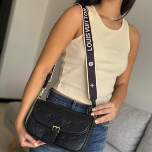 Bolso Negro Estilo Luxury con Correa Bordada