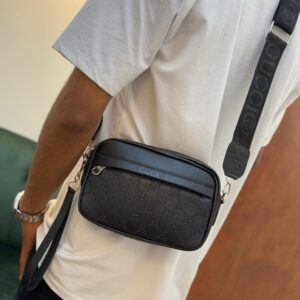 Carriel Gucci Monogram Black Crossbody