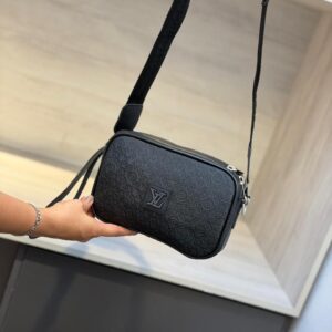 Carriel Louis Vuitton Midnight Monogram Crossbody