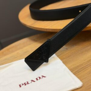 Correa Prada Black Triangle